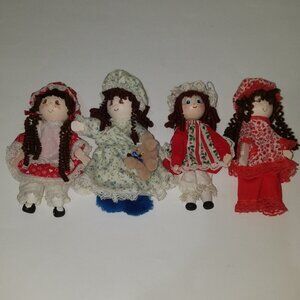 4 Wooden Peg Dolls Lot Holiday Red White Dress Brown Yarn Hair Decor